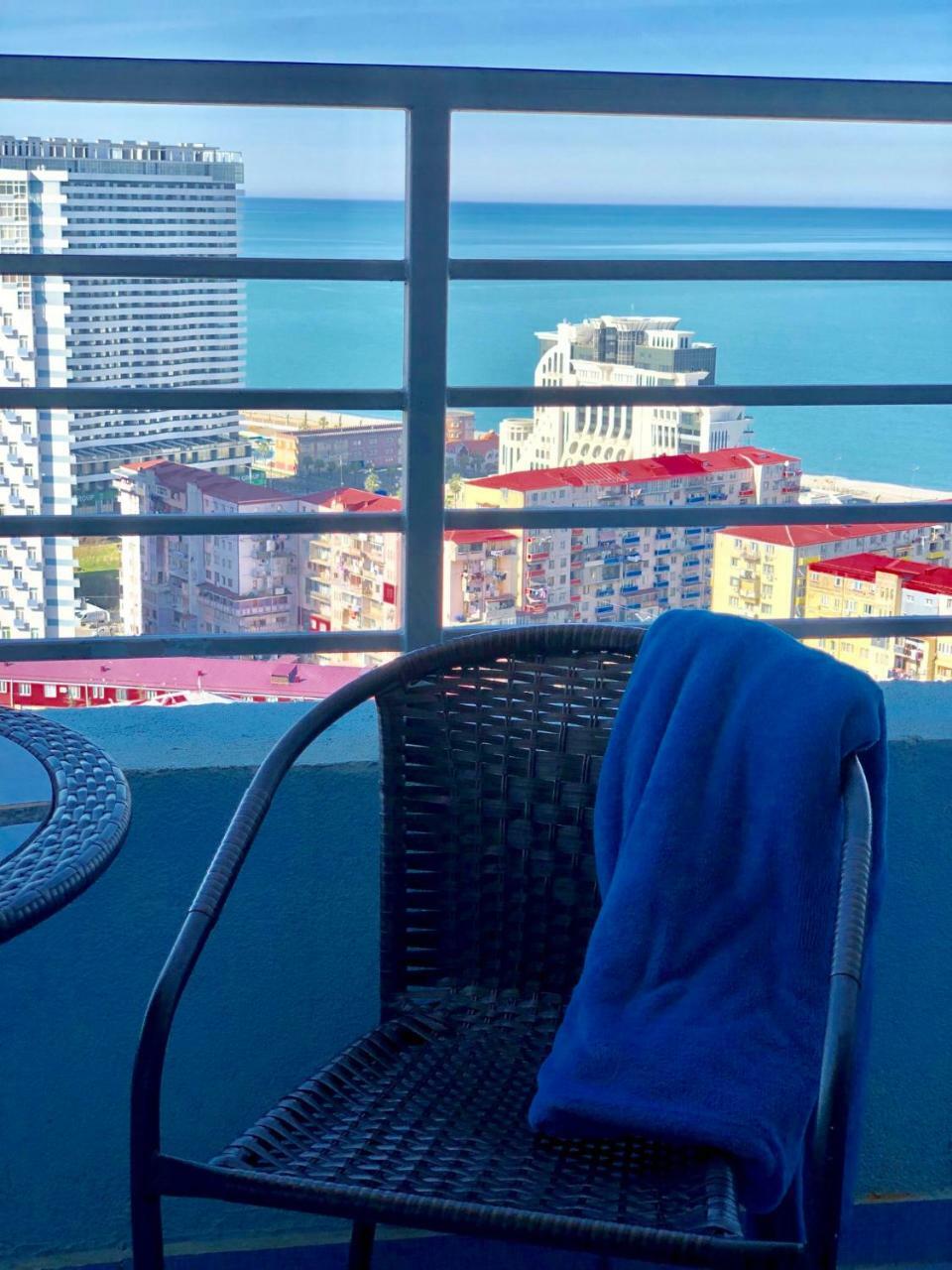 Cozy Bright Apartment With Amazing Sea View Батуми Экстерьер фото