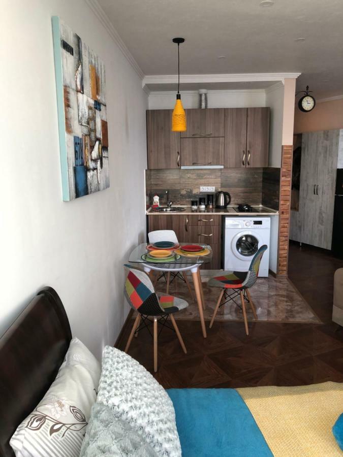 Cozy Bright Apartment With Amazing Sea View Батуми Экстерьер фото